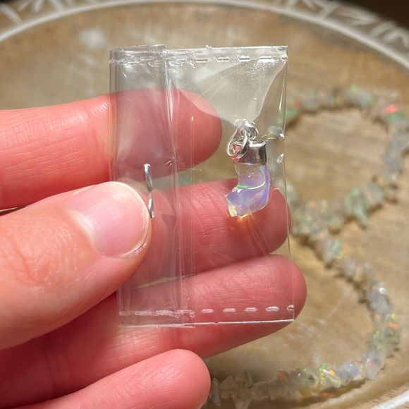 NWOT Ethiopian Opal Raw Chip Sterling Silver Necklace & Pendant - Picture 7 of 7